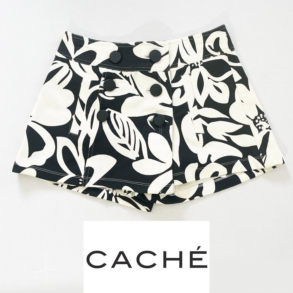 Vintage Cache Contour Collection | Black & White Floral Shorts | Size 0
